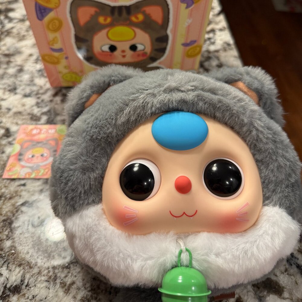 BABY THREE FORTUNE CAT GREY AND WHITE CAT ZIPPER BAG